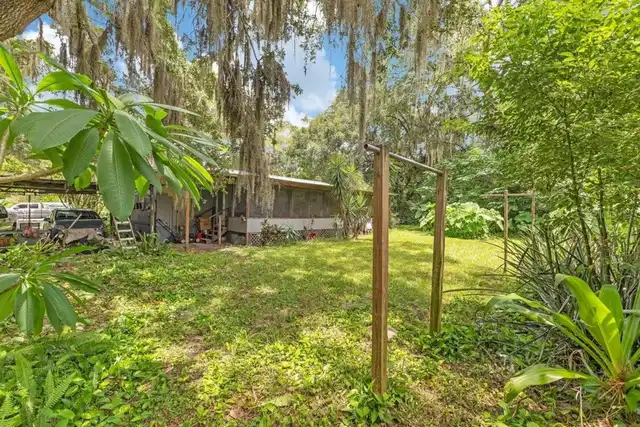 Listing Photo 12
