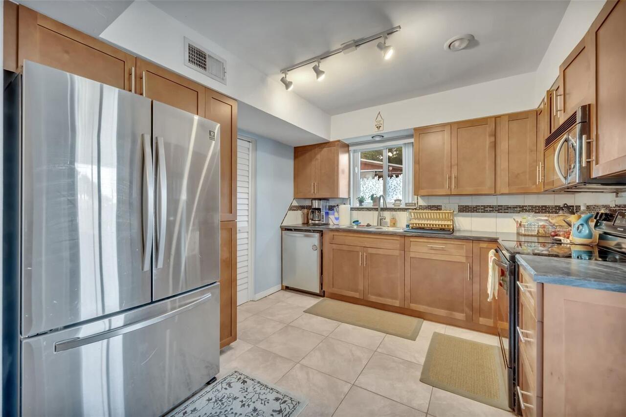 Listing Photo 11