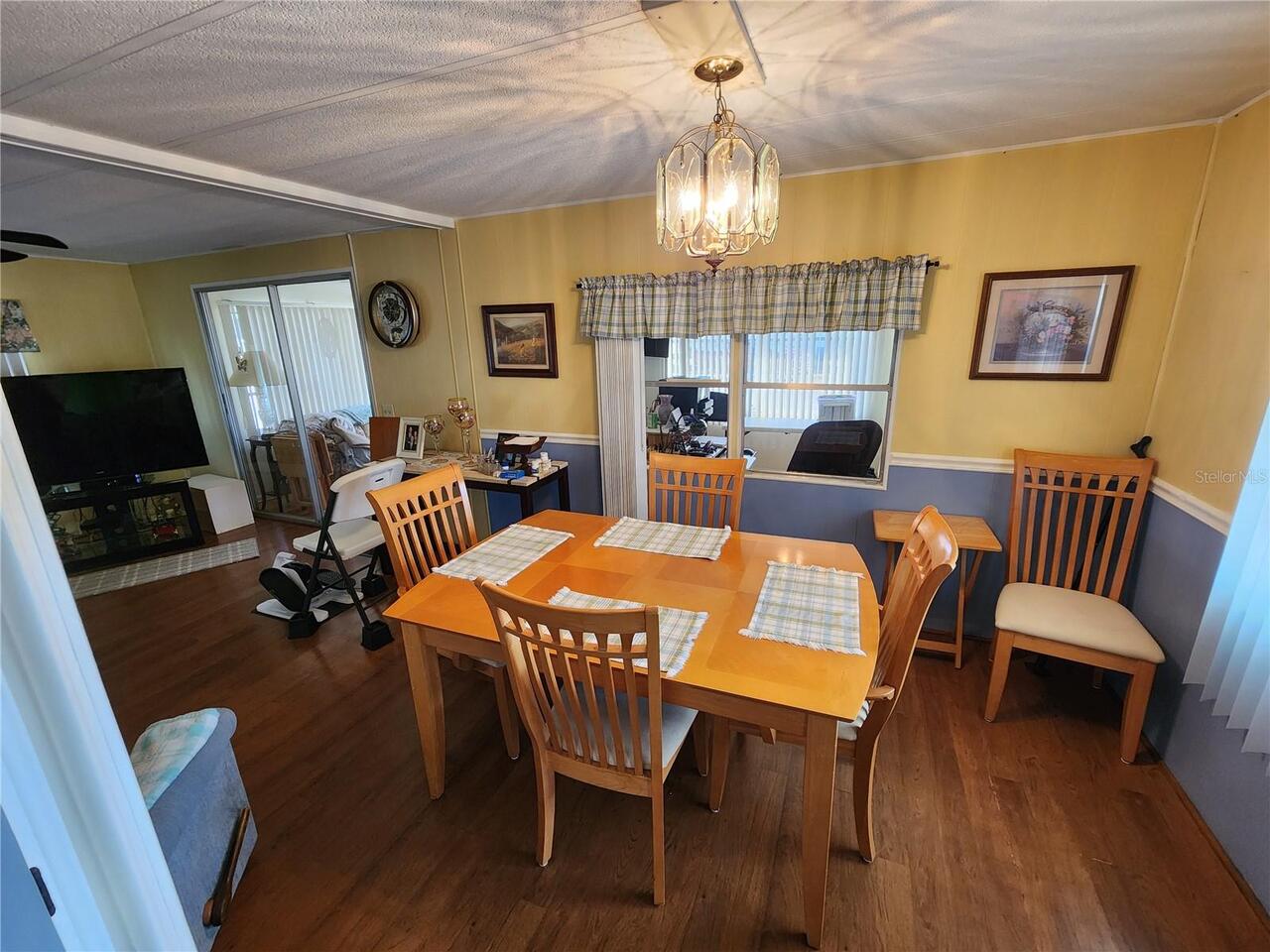 Listing Photo 11