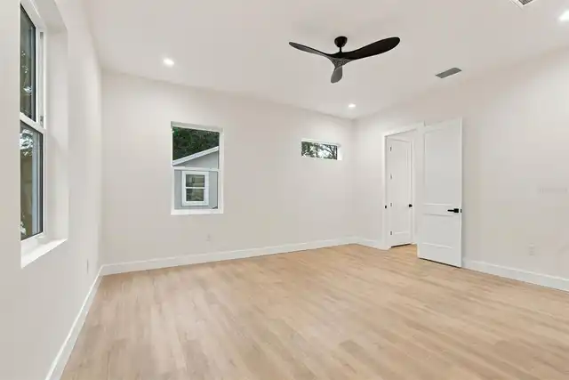 Listing Photo 38