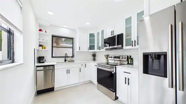 Listing Photo 11
