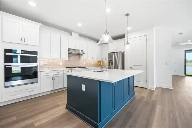Listing Photo 8
