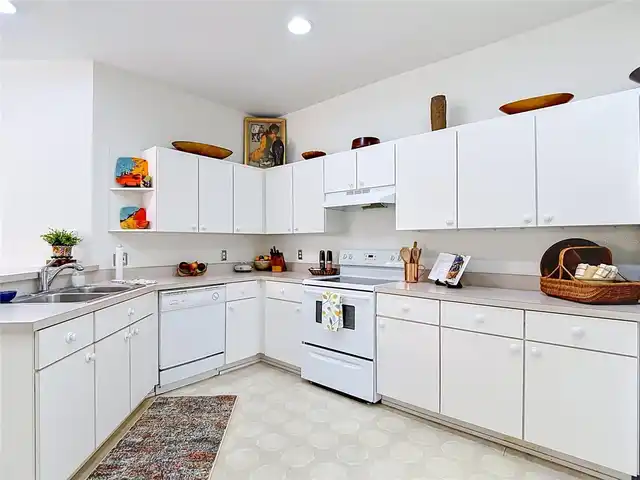 Listing Photo 15