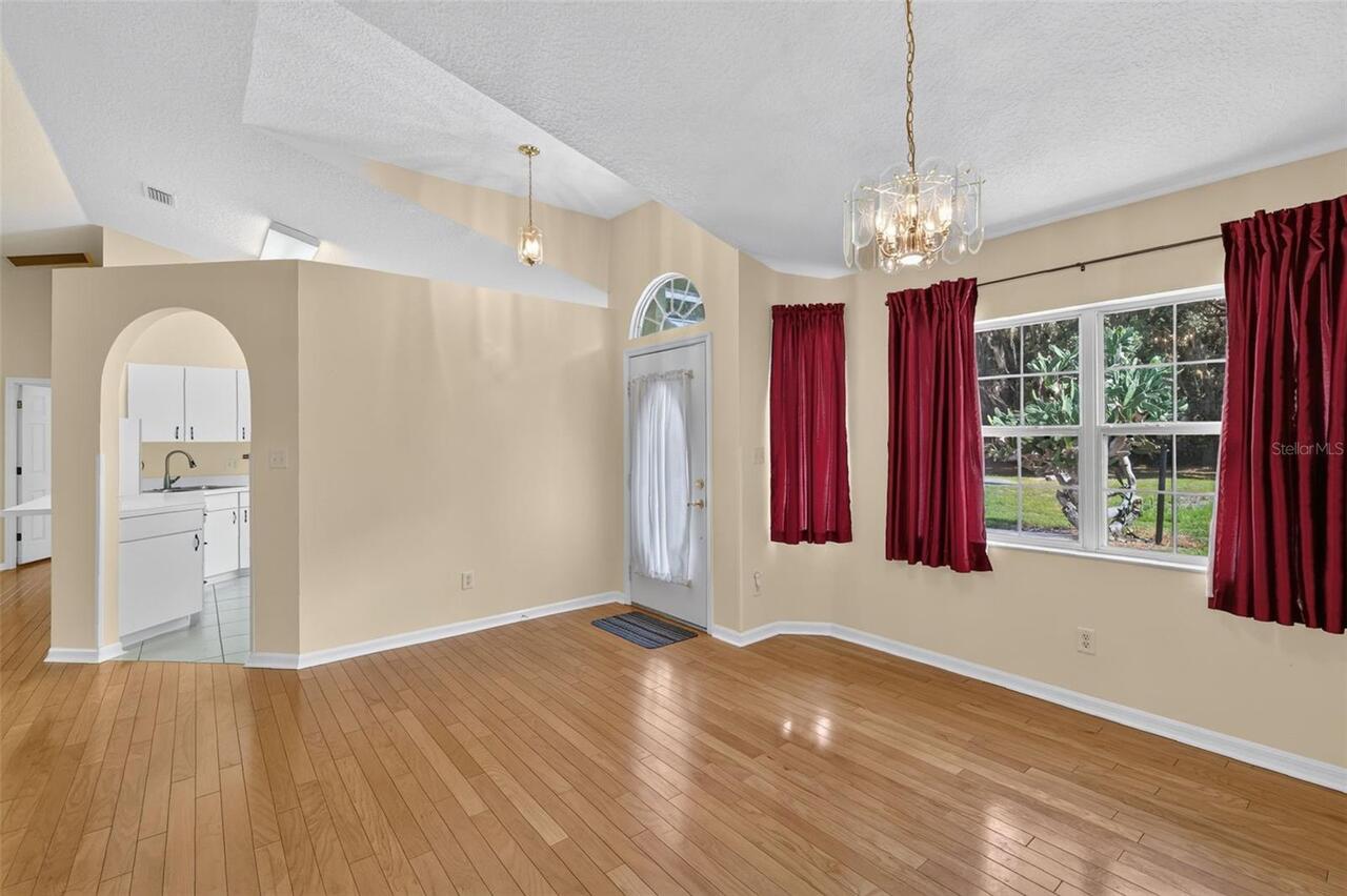 Listing Photo 10