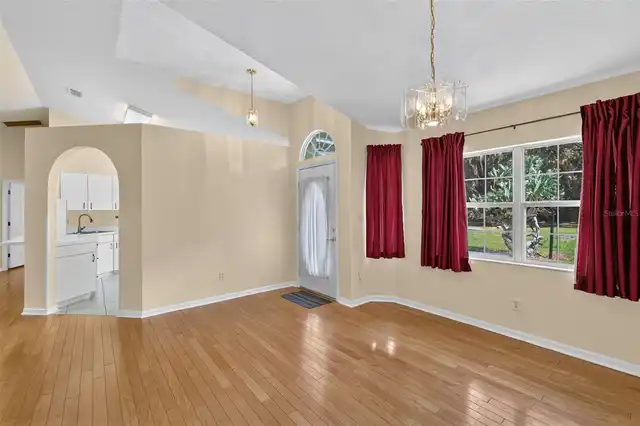 Listing Photo 10