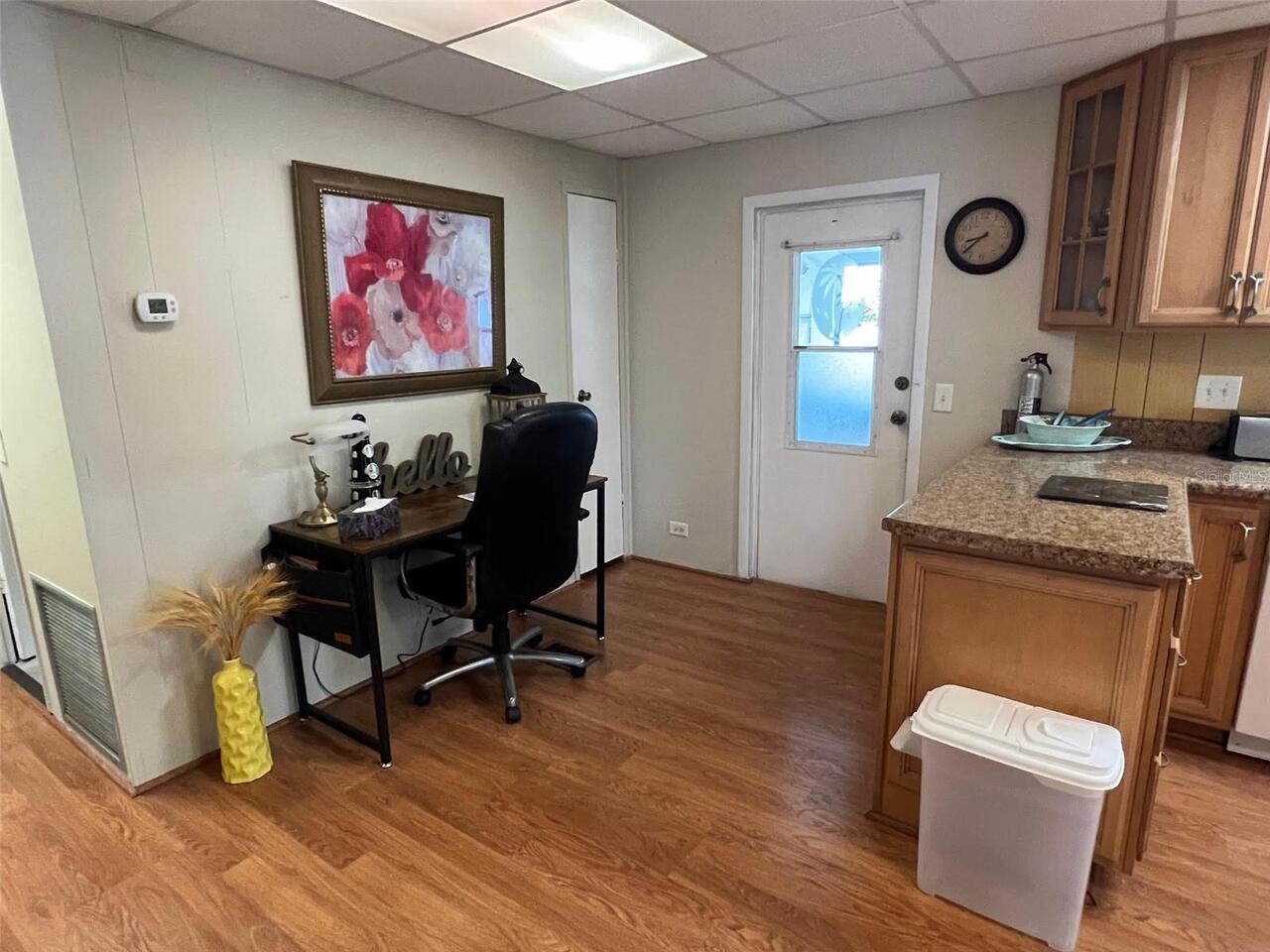 Listing Photo 8