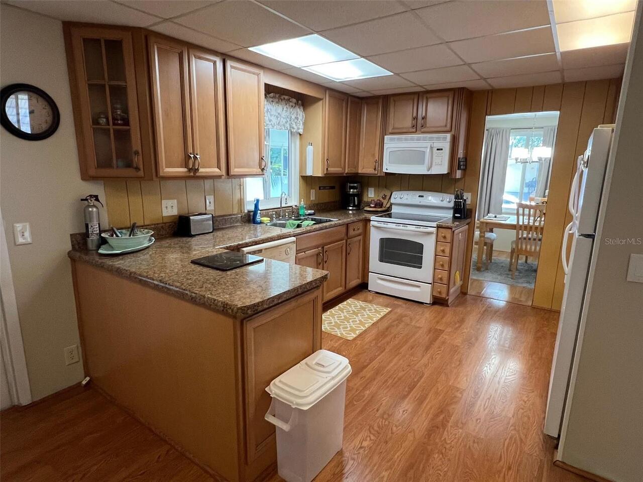 Listing Photo 9
