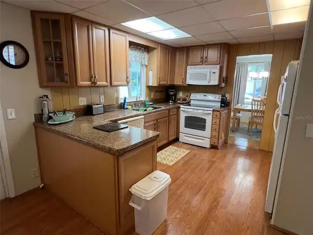 Listing Photo 9