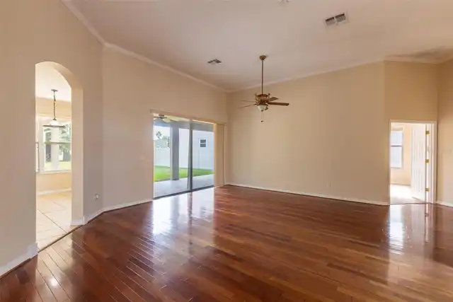 Listing Photo 32