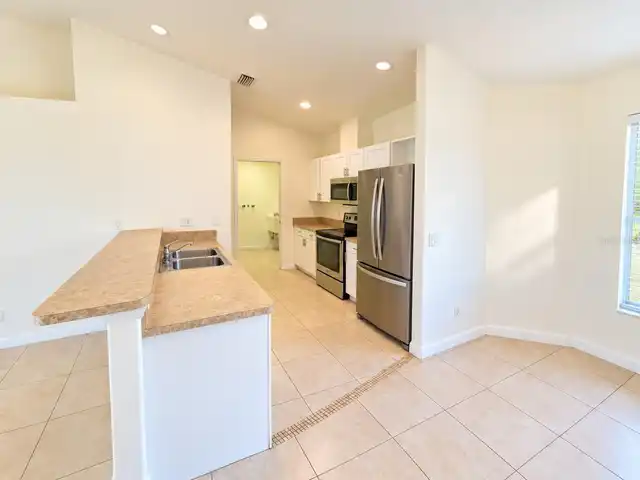 Listing Photo 9