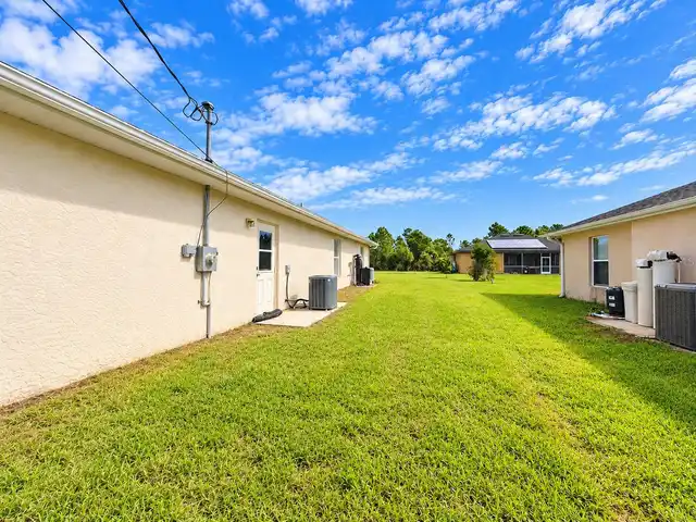 Listing Photo 16