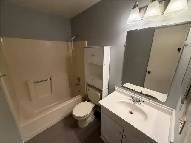 Listing Photo 11