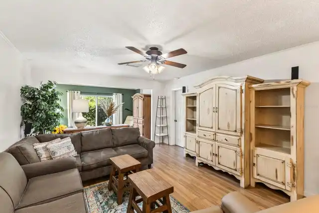 Listing Photo 12