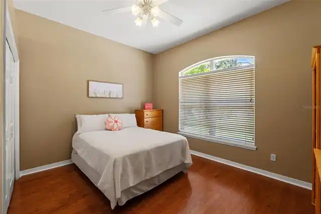 Listing Photo 16