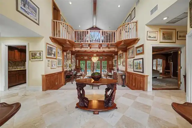 Listing Photo 12
