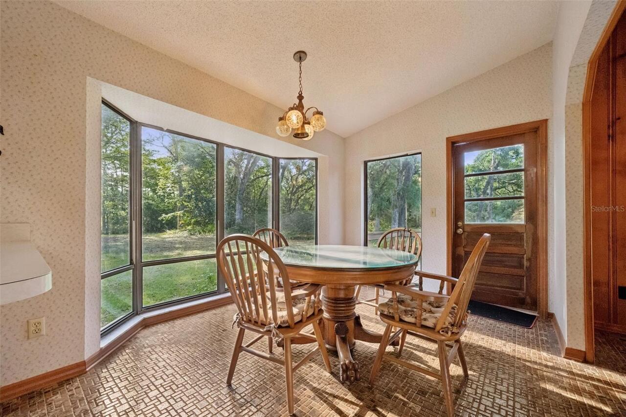 Listing Photo 17