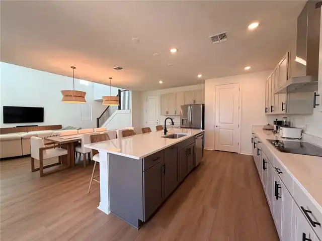 Listing Photo 12
