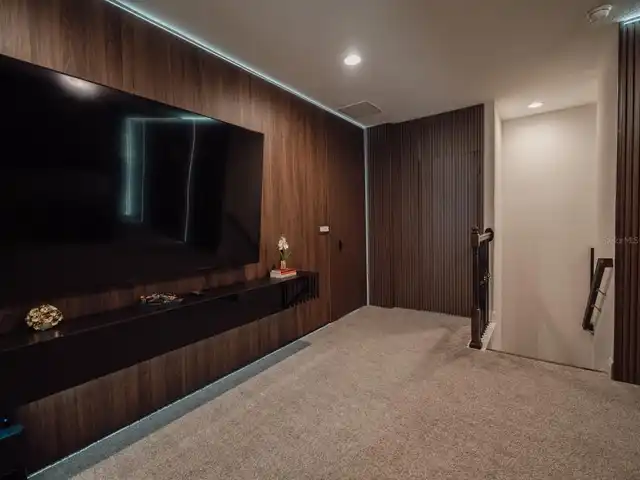 Listing Photo 33