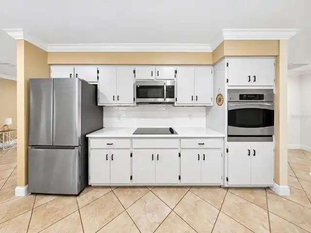 Listing Photo 11