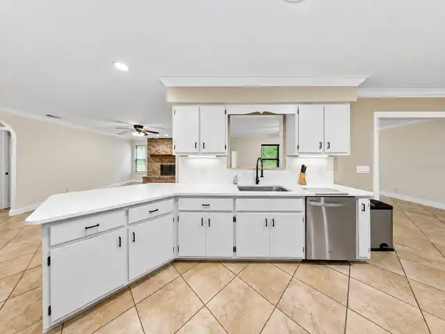 Listing Photo 12