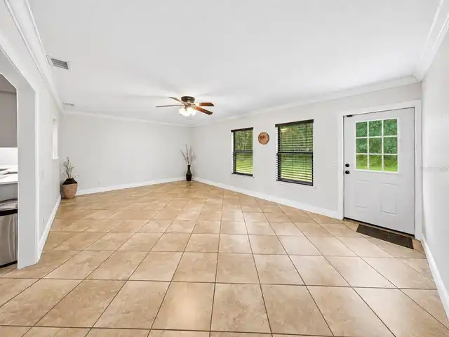 Listing Photo 14