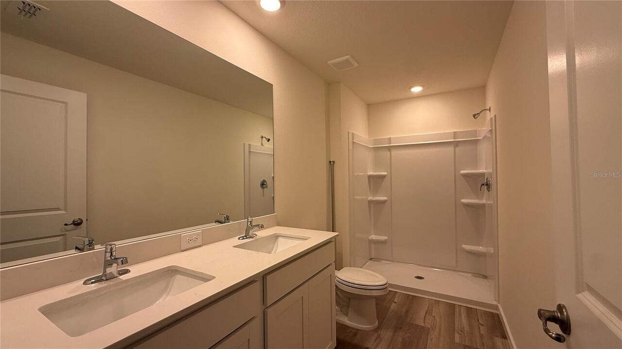 Listing Photo 9