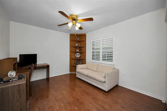 Listing Photo 16