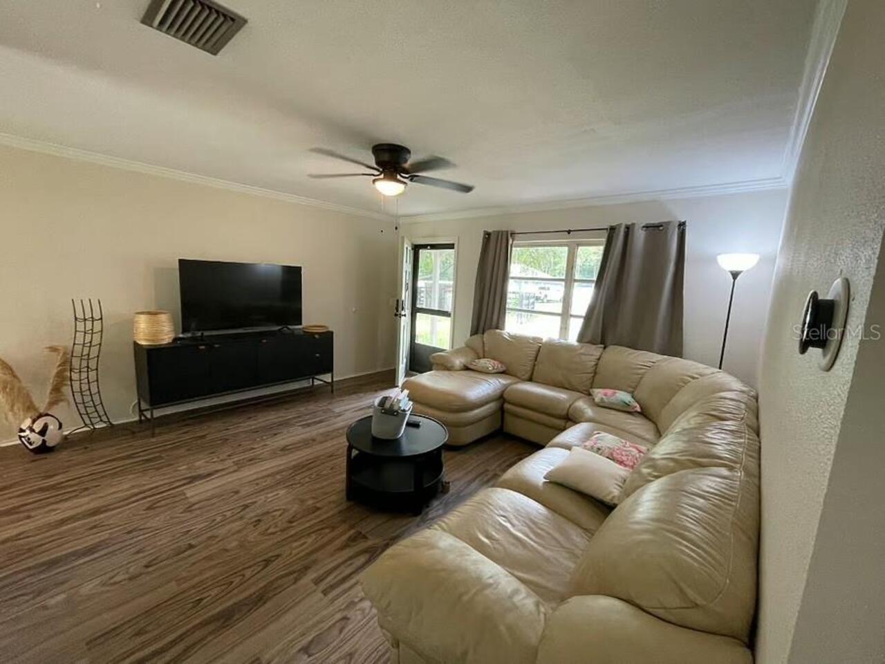 Listing Photo 8