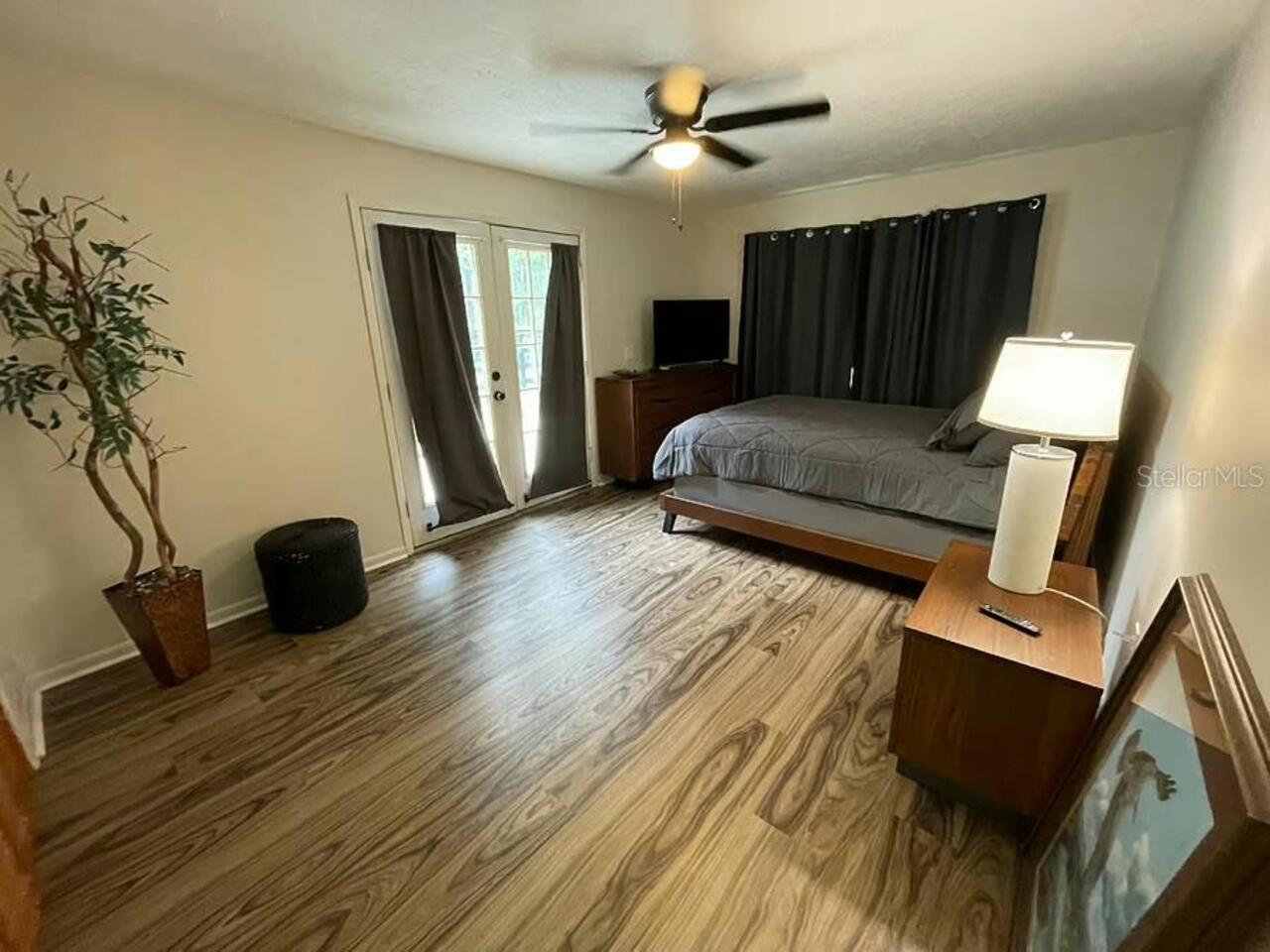 Listing Photo 10