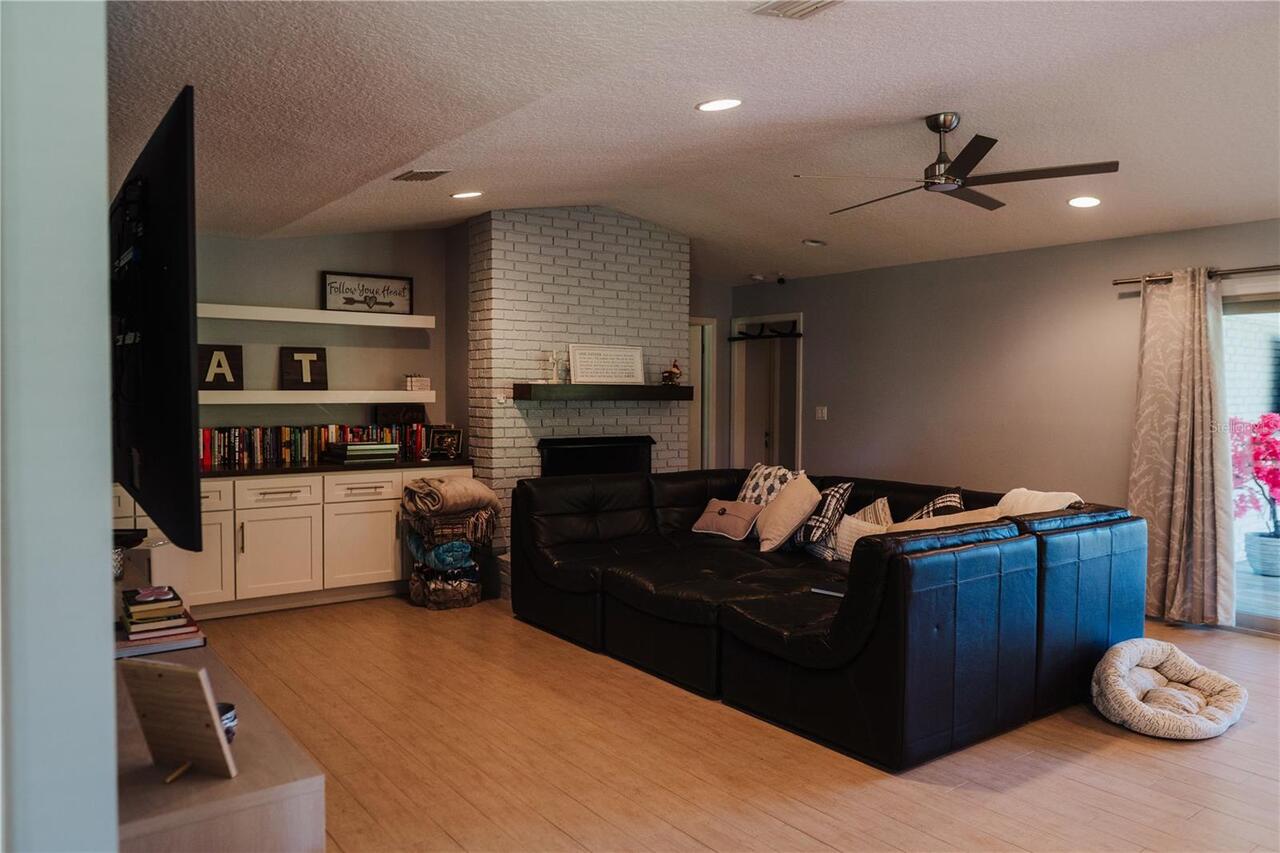 Listing Photo 12