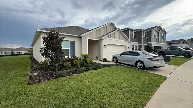 Listing Photo 11