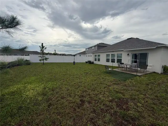 Listing Photo 12