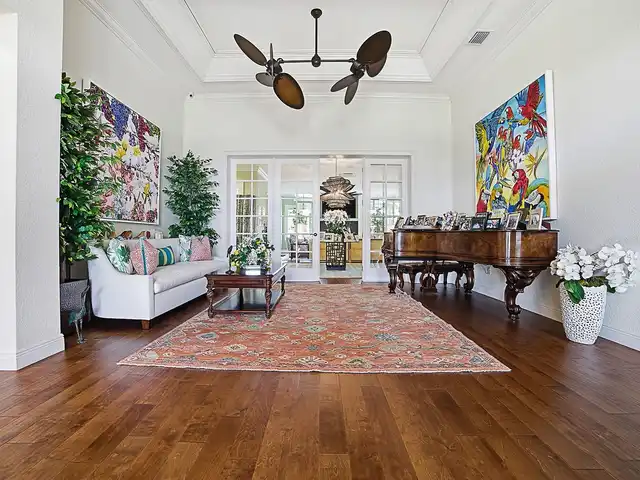 Listing Photo 9