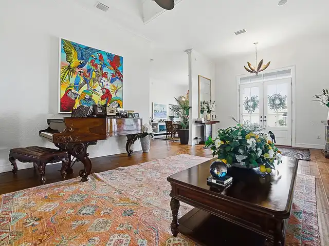 Listing Photo 11
