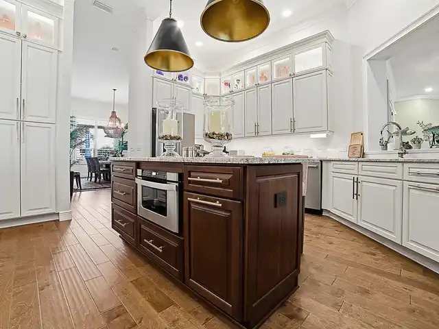 Listing Photo 17