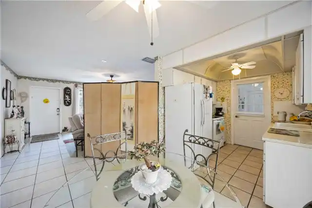 Listing Photo 7