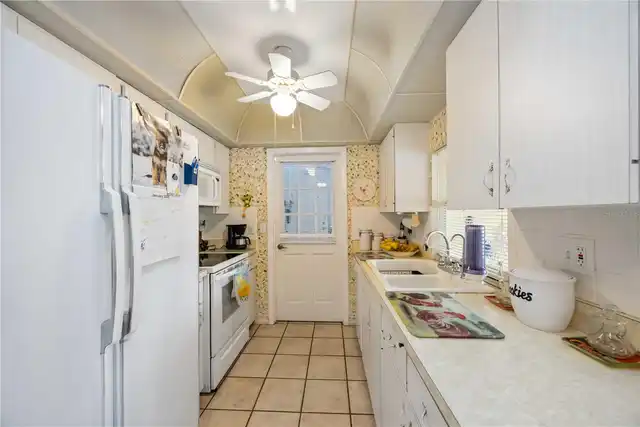 Listing Photo 9