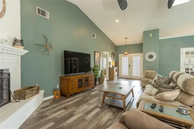 Listing Photo 17