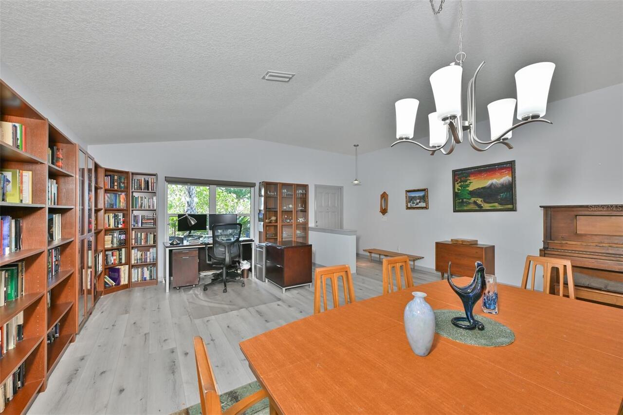 Listing Photo 12