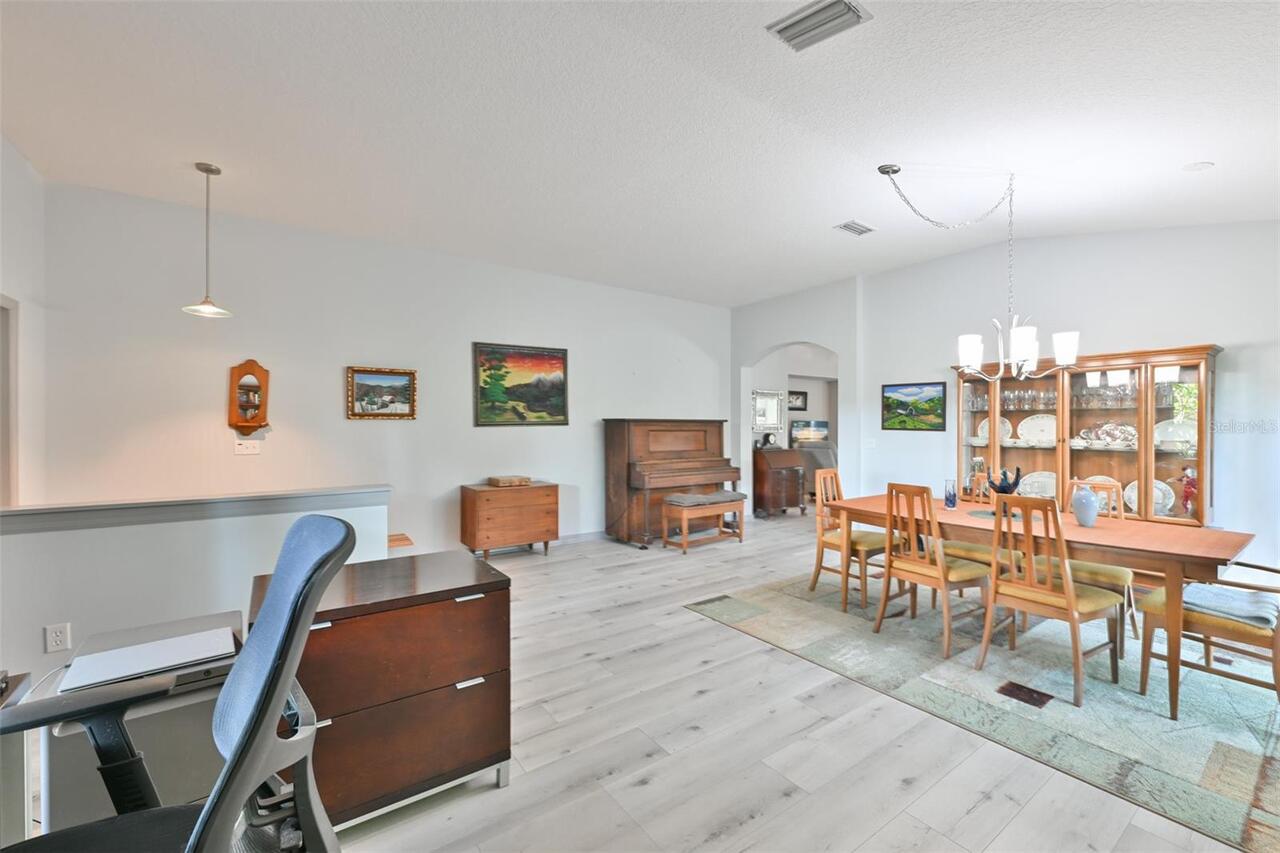 Listing Photo 14