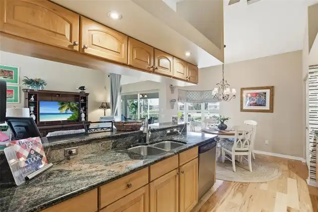 Listing Photo 12