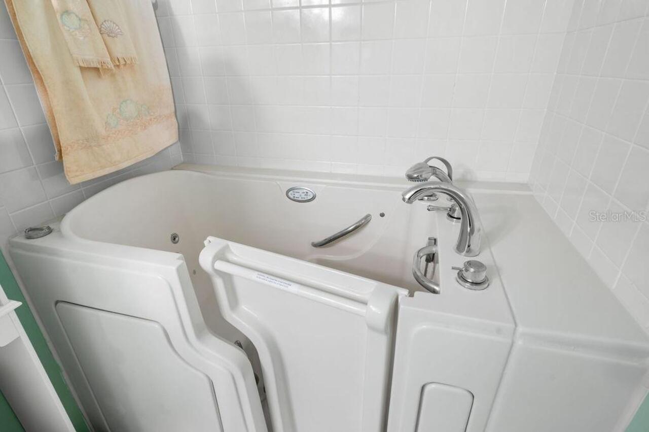 Listing Photo 14