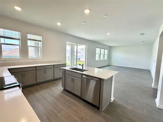 Listing Photo 9