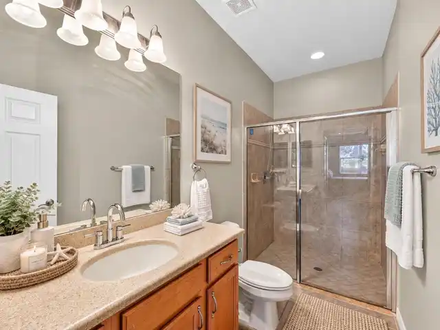 Listing Photo 17