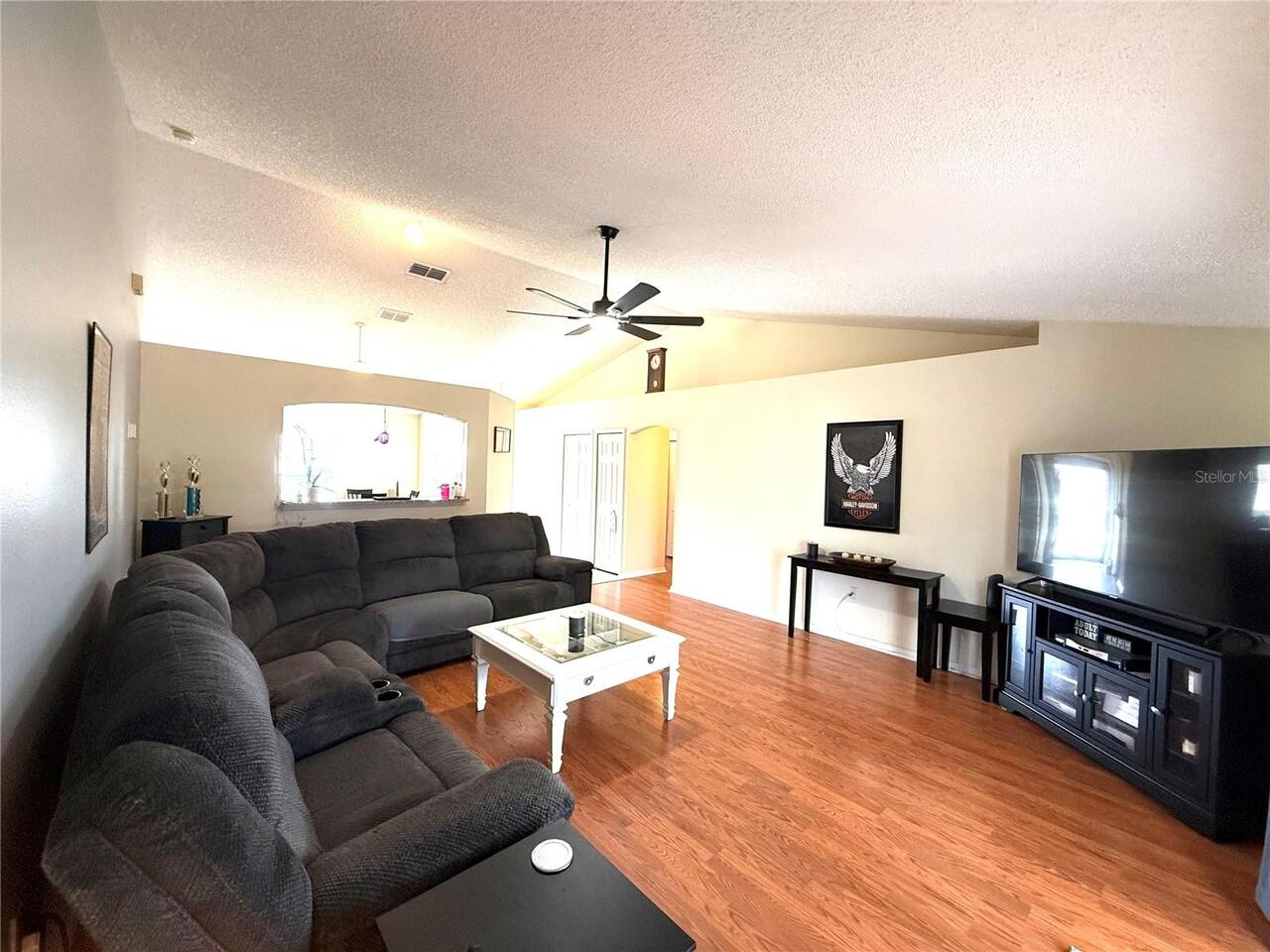 Listing Photo 9