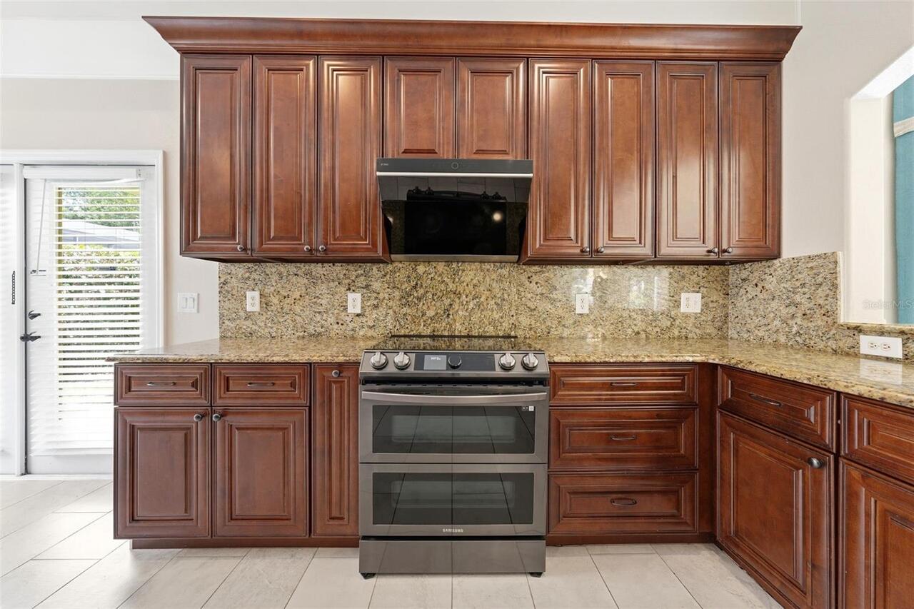 Listing Photo 12