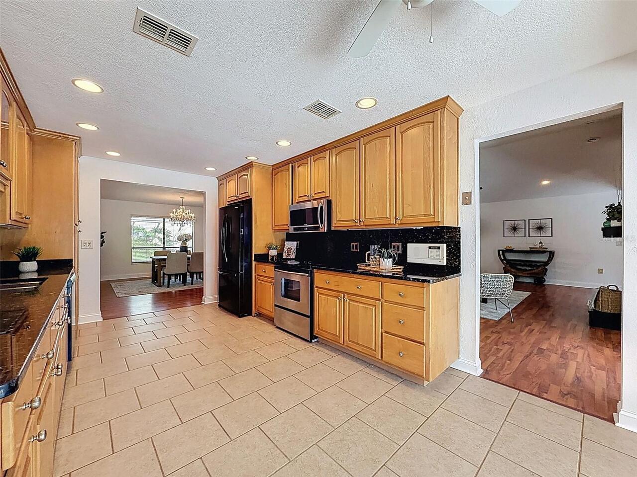 Listing Photo 17
