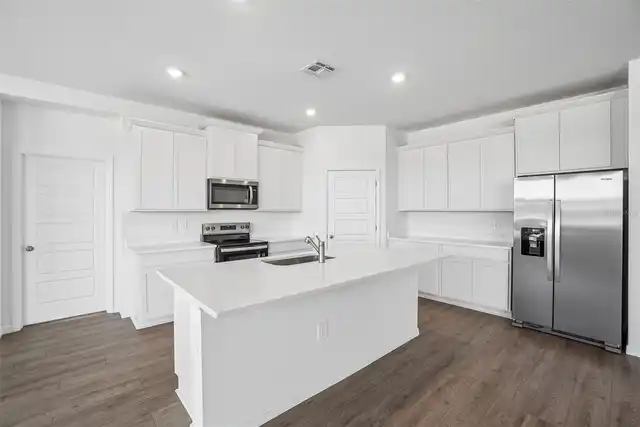 Listing Photo 9