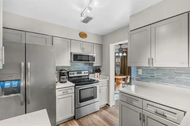 Listing Photo 15