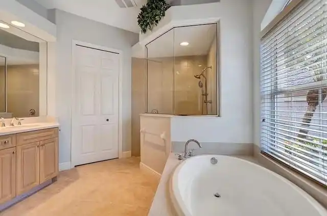 Listing Photo 16